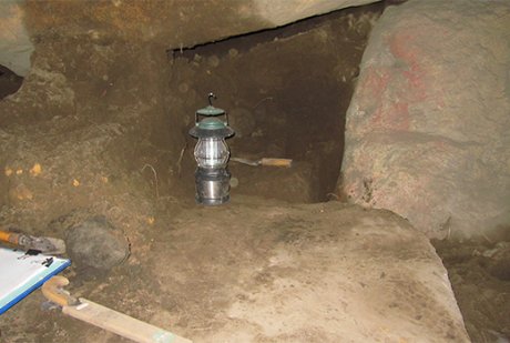 温泉と東九州の古墳文化<br> -装飾古墳と赤色顔料について-